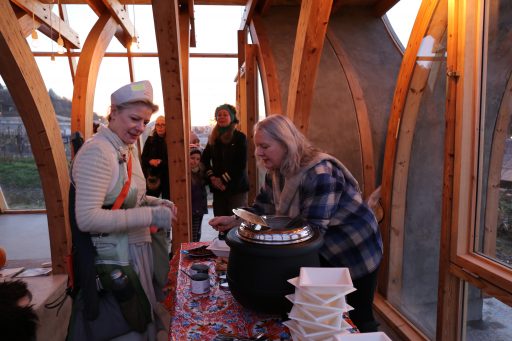 Sea weed event and workshop at Flatbread Society bakehouse by Futurefarmers in Herligheten, Bjørvika (Photo: Oslofjord ecologies).
